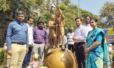 கோவை ரேஸ்கோர்ஸில் 'நிலவைத் தொடும்' (Dream Beyond) உத்வேகச் சிலை*கேம்ஃபோர்ட் சர்வதேச பள்ளி சார்பாக  அர்ப்பணிக்கப்பட்ட சிலையை மாவட்ட ஆட்சியர் திறந்து வைப்பு